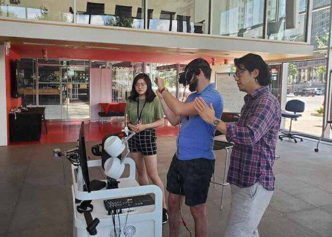 VR手術訓練は、人々の命だけでなく外科医も救う