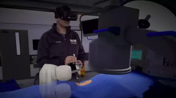 「VR手術訓練は、人々の命だけでなく外科医も救う」の画像