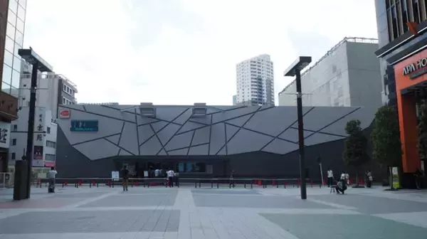 劇場版エヴァの聖地「新宿ミラノ座」跡地にて、20年越しでエヴァに搭乗！VR ZONE『エヴァVR』