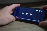「YouTube配信中に出現するスパムBOTの影響でチャンネルが削除に VTuberに複数の被害」の画像1
