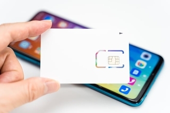 20〜40代の会社員が契約しているのは格安SIM？大手キャリア？