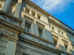 松方正義とはどんな人物？松方デフレや渋沢栄一との関係も解説