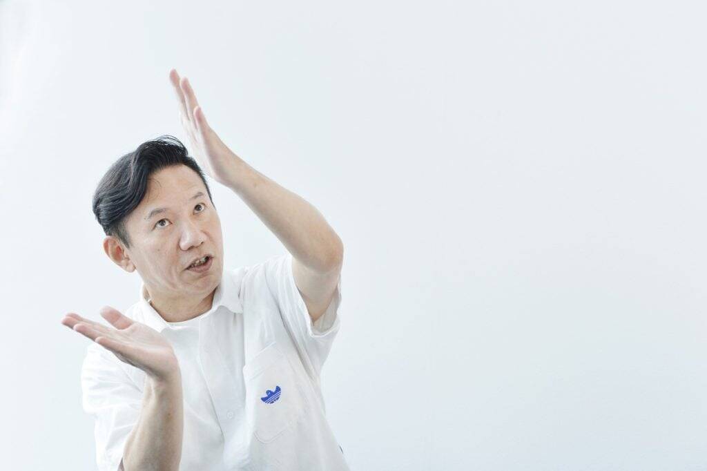 うどん屋経営の学びをもとに「ファブレスメーカー」に投資、お笑い芸人・オモロー山下さんの個別株選び