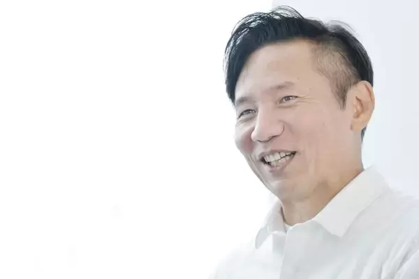 「うどん屋経営の学びをもとに「ファブレスメーカー」に投資、お笑い芸人・オモロー山下さんの個別株選び」の画像