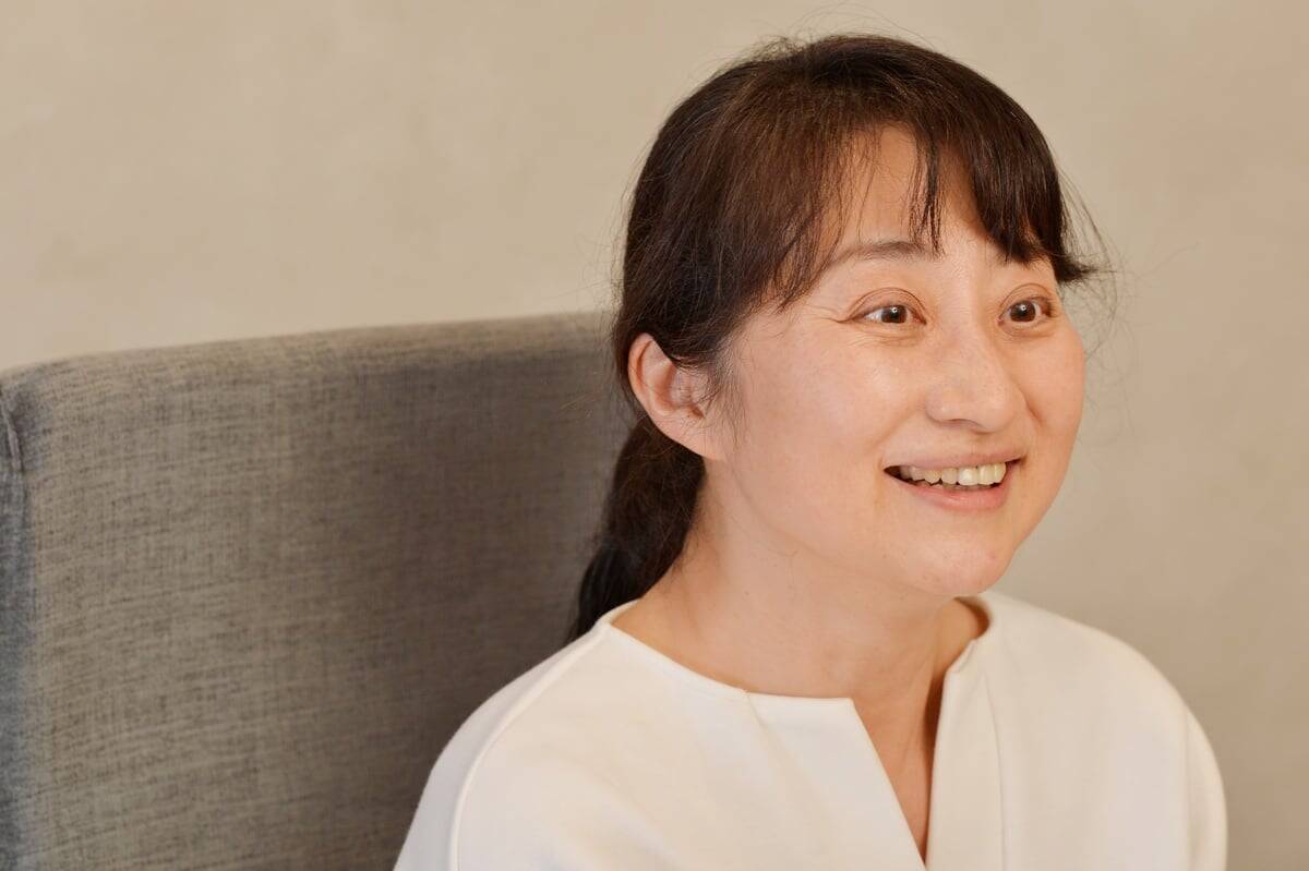 サントリーウエルネスが研究「推し活×高齢者」によって延びる“幸福寿命”