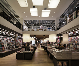 自分らしく生きるってなんだろう。海辺の街の書店員さんがすすめる「お金の本」