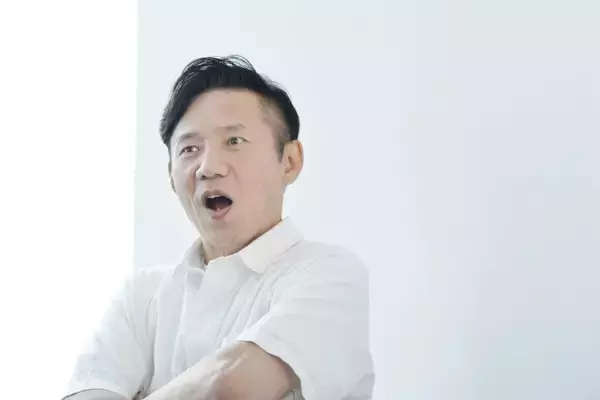 「資産2.5億円を突破、お笑い芸人・オモロー山下さんは「現実逃避」によって投資で成功した」の画像