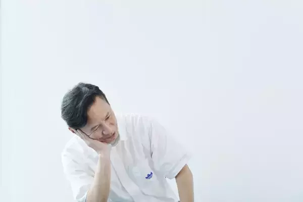 「資産2.5億円を突破、お笑い芸人・オモロー山下さんは「現実逃避」によって投資で成功した」の画像