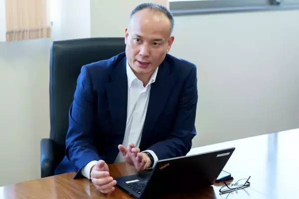 「第1回　IR初仕事は下方修正の早期開示。製薬企業ダイトに集った3人のアウトサイダー」の画像