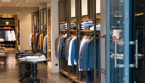 オフィスで活躍 社会人でも着られるファストファッションブランド8選 17年3月25日 エキサイトニュース