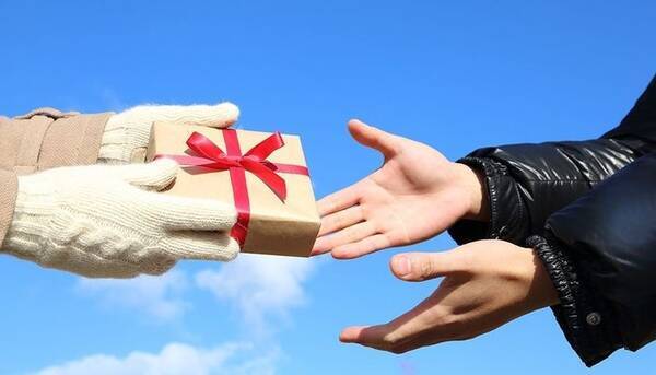 ライバルに差をつける 誕生日プレゼントを印象的に渡す方法5選 16年10月23日 エキサイトニュース
