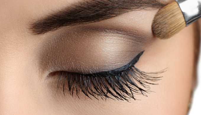 就活メイクでマスカラはする しない 女性社会人の意見は 17年5月17日 エキサイトニュース