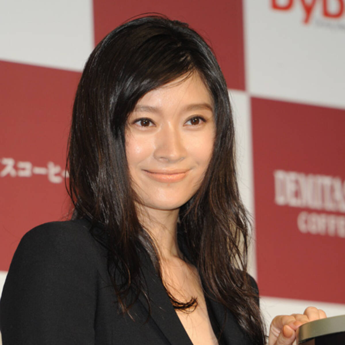 篠原涼子 離婚危機報道 ホントの原因は フラフラ癖 という説 18年8月17日 エキサイトニュース