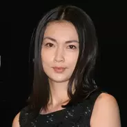 鈴木京香悩ます高齢母w介護問題 長谷川博己の実父逝去で浮上 19年5月3日 エキサイトニュース