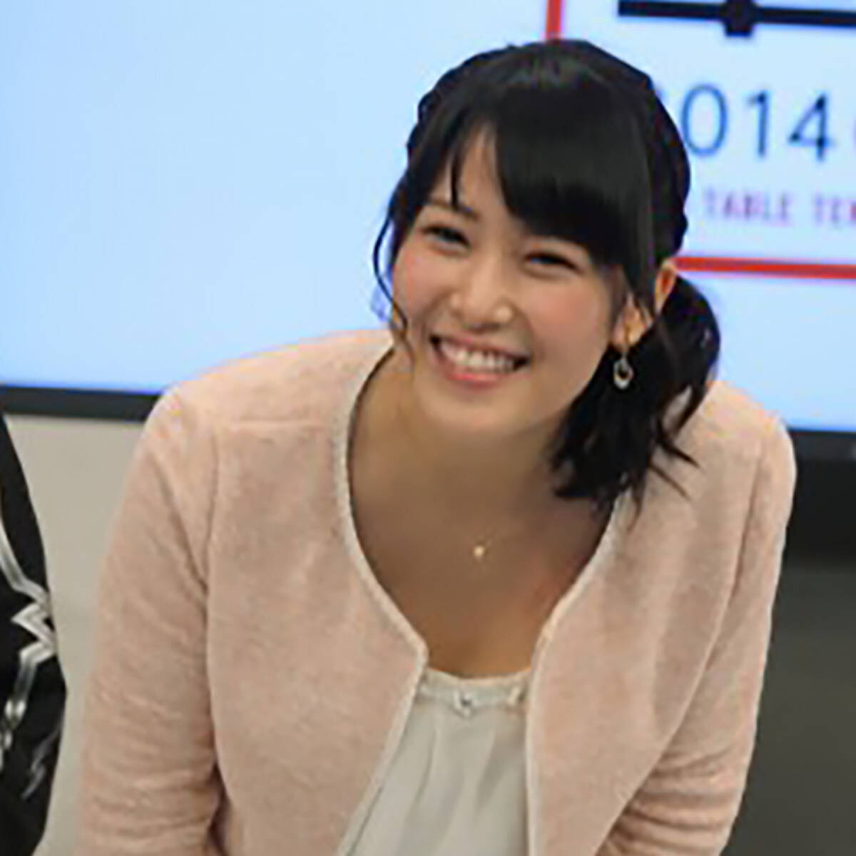 テレ東 鷲見玲奈アナの 乳揺れtiktok に大興奮 えちちちち 2019年5月7日 エキサイトニュース
