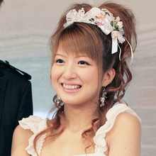 辻希美“衝撃過ぎる”コスプレ姿…「おっさんの体型」「すげえマッチョ！」