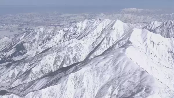 「いけると思った」八海山スキー場で再び遭難者…東京都の20代男性がコース外滑走で一時遭難　大雪の夜に11人の捜索隊が男性を救助　新潟・南魚沼市