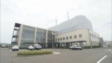 日中の公園内で面識のない20代女性に突然抱きつくわいせつな行為をした疑い　無職の男(33)を逮捕も一部否認　新潟・上越市