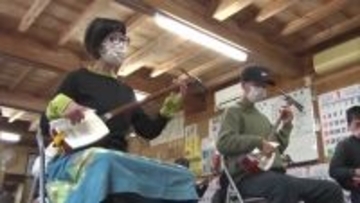 島の文化に触れる三味線講座 「民謡を身近に感じる機会に」市内外からの参加者が佐渡おけさにも挑戦　新潟・佐渡