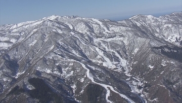 「霧でわからなくなった」スキー場でコース外を滑走していた外国籍6人と東京都の男性が立て続けに遭難　防災ヘリが救助　新潟・妙高市