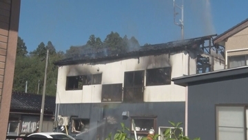 「火柱が上がって怖かった…」木造住宅一棟を焼く火事 けが人なし 新潟県・佐渡市
