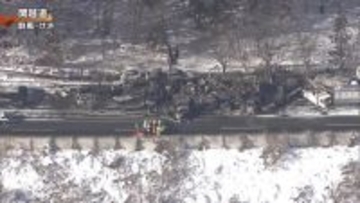 高速道路で事故相次ぐ  多重事故発生の関越道では上下線で通行止めが続く NEXCO東日本は広域迂回を呼びかけ　新潟≪午後6時現在≫