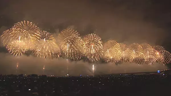 「【長岡花火】「世界へ発信してほしい」“フェニックス”には被災地・熊本への思いも「誰も一人ではない」平和願う2万発超の花火が観客魅了」の画像