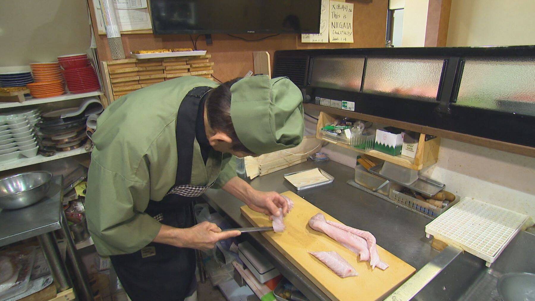 大トロ・ブリ・サーモン…これで1800円!? 「安くおいしく食べてほしい」見附市の“デカ盛り原価丼”が話題に！