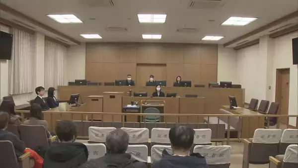 「78歳男性を殺害して空き家敷地内に遺棄…殺人・死体遺棄などの罪に問われている小山大輔被告(34)　 初公判で起訴内容認める」の画像