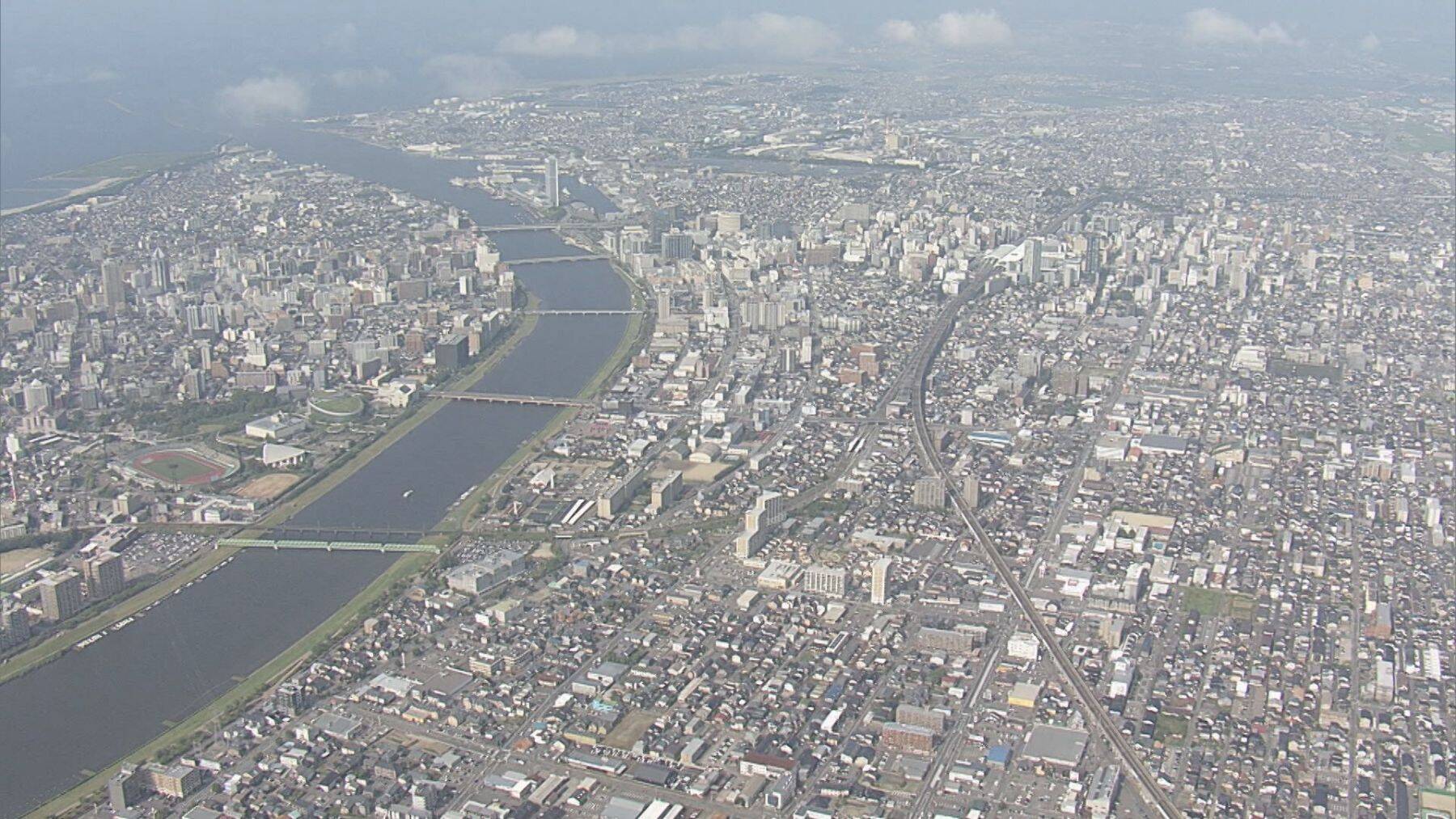 【若者の本音】 20年で約6万人減…“若者の転出超過”顕著な新潟市「絶対に帰ってくると約束できない」 高校生が市長に意見ぶつける