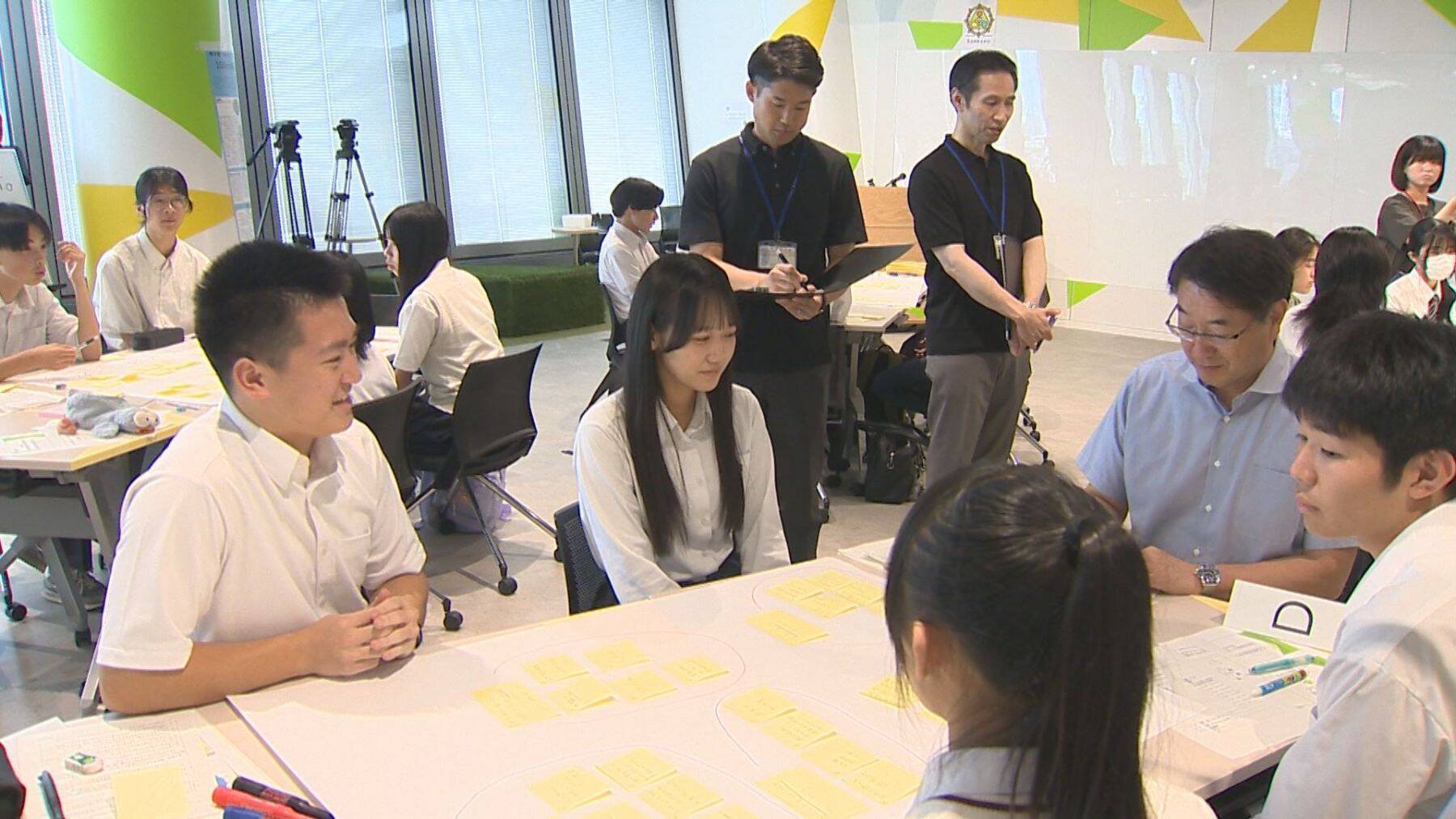 【若者の本音】 20年で約6万人減…“若者の転出超過”顕著な新潟市「絶対に帰ってくると約束できない」 高校生が市長に意見ぶつける