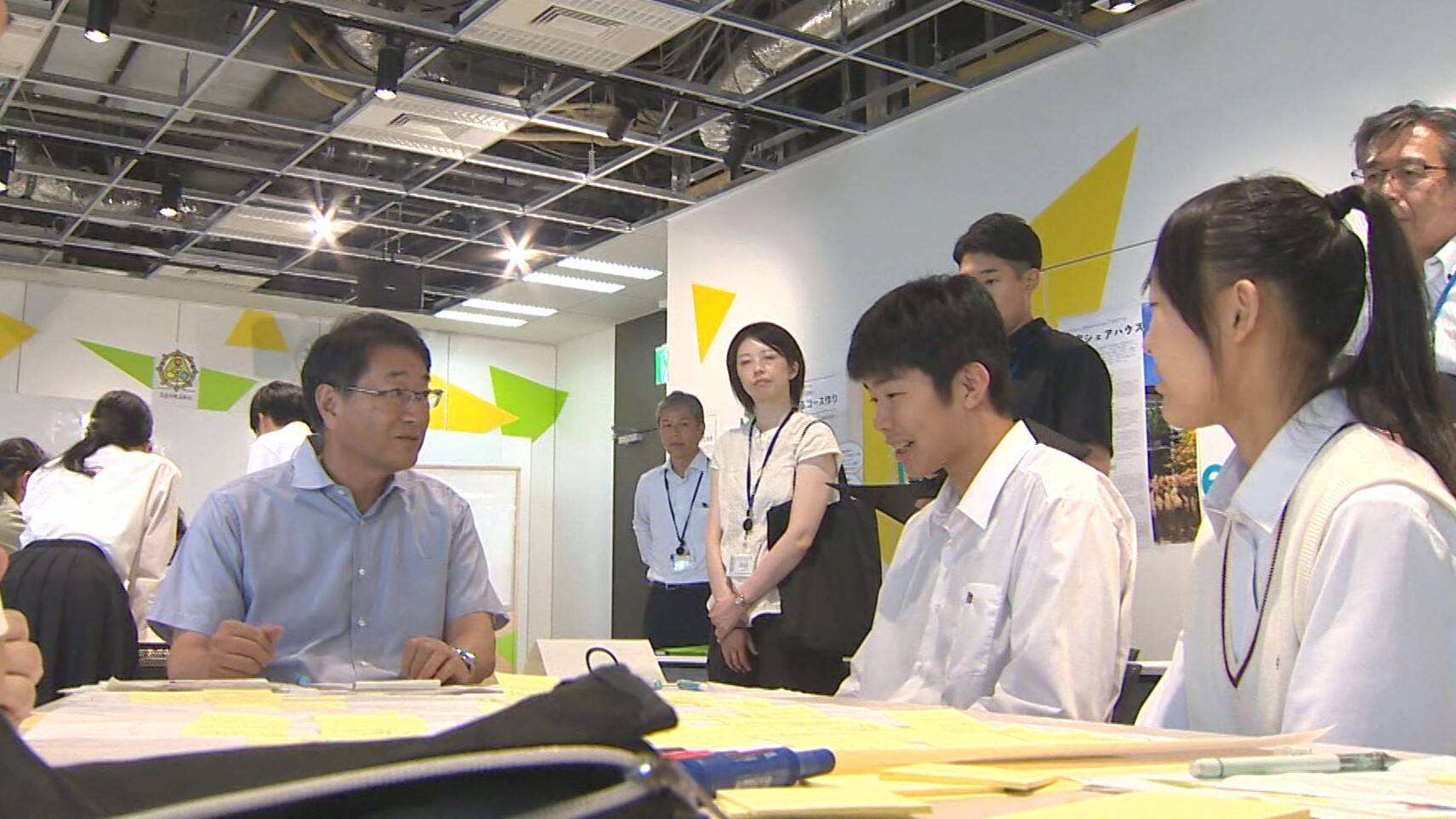 【若者の本音】 20年で約6万人減…“若者の転出超過”顕著な新潟市「絶対に帰ってくると約束できない」 高校生が市長に意見ぶつける