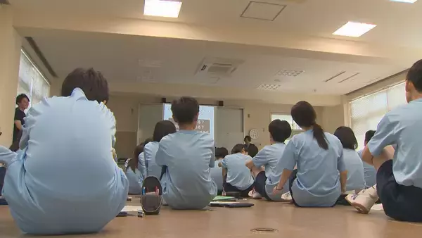 「【SNS】「人生を一瞬で壊すものでもある」トラブル防止へ！国も対策検討する中…新潟の中学生がスマホの“安全な使い方”学ぶ」の画像