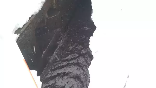 【続報】近くの川から男性2人が見つかるも心肺停止　流雪溝に流されて行方不明の男性2人の可能性　空き家の除雪作業中に流雪溝に落下か　新潟・十日町市