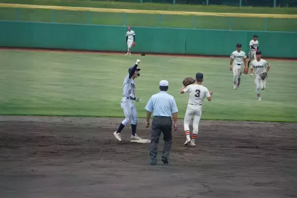 「「苦しい時に頼りになる」14年ぶり甲子園へ新潟明訓が昨秋4強開志学園に逆転勝ち　大黒柱の今井巨主将が好救援に逆転打の活躍」の画像