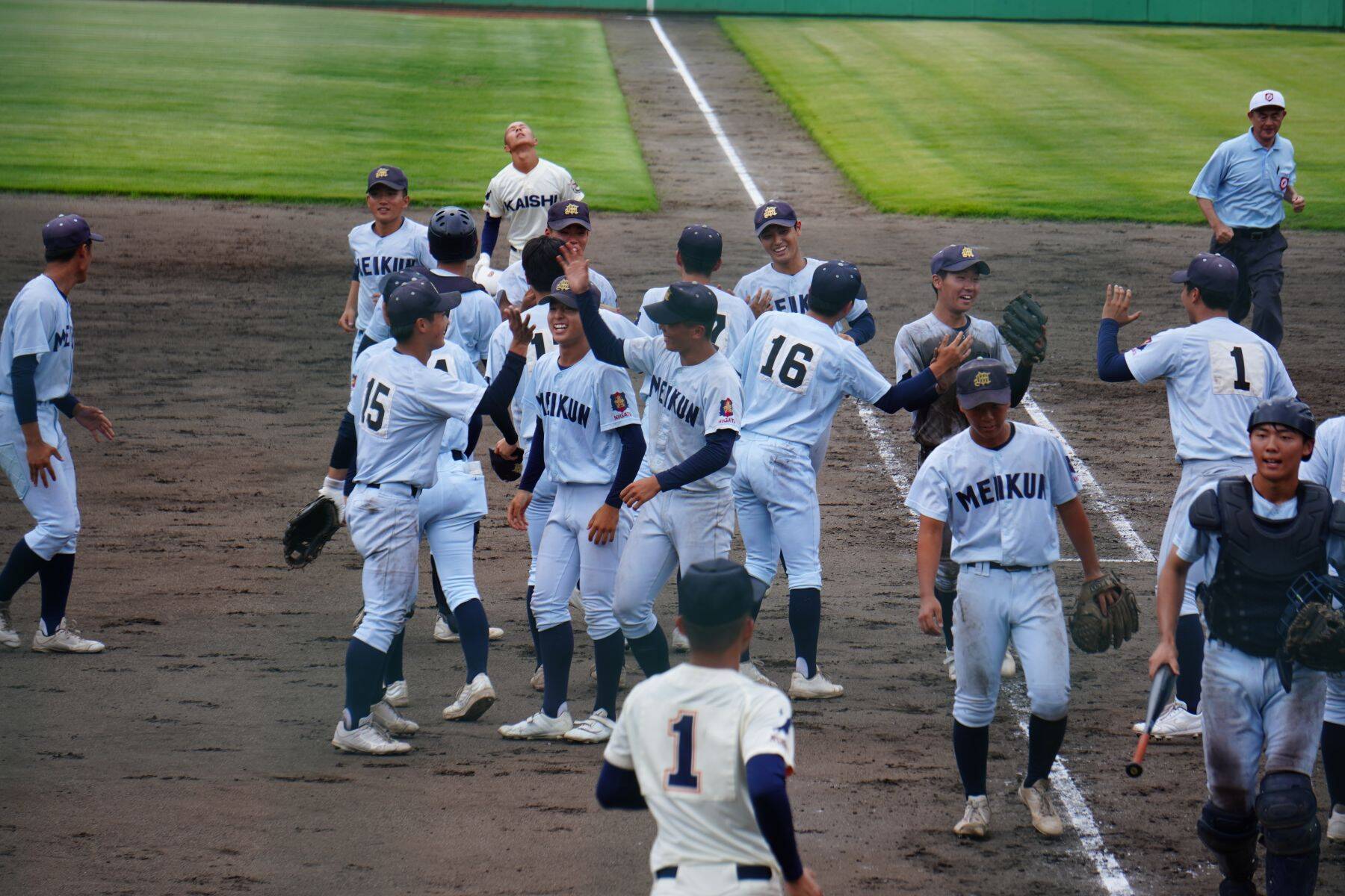 「苦しい時に頼りになる」14年ぶり甲子園へ新潟明訓が昨秋4強開志学園に逆転勝ち　大黒柱の今井巨主将が好救援に逆転打の活躍