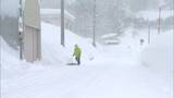 「今冬の大雪で死傷者144人に…建物の倒壊なども相次ぎ小千谷市・魚沼市・長岡市の一部に災害救助法適用　知事「躊躇なく支援対応する」」の画像1