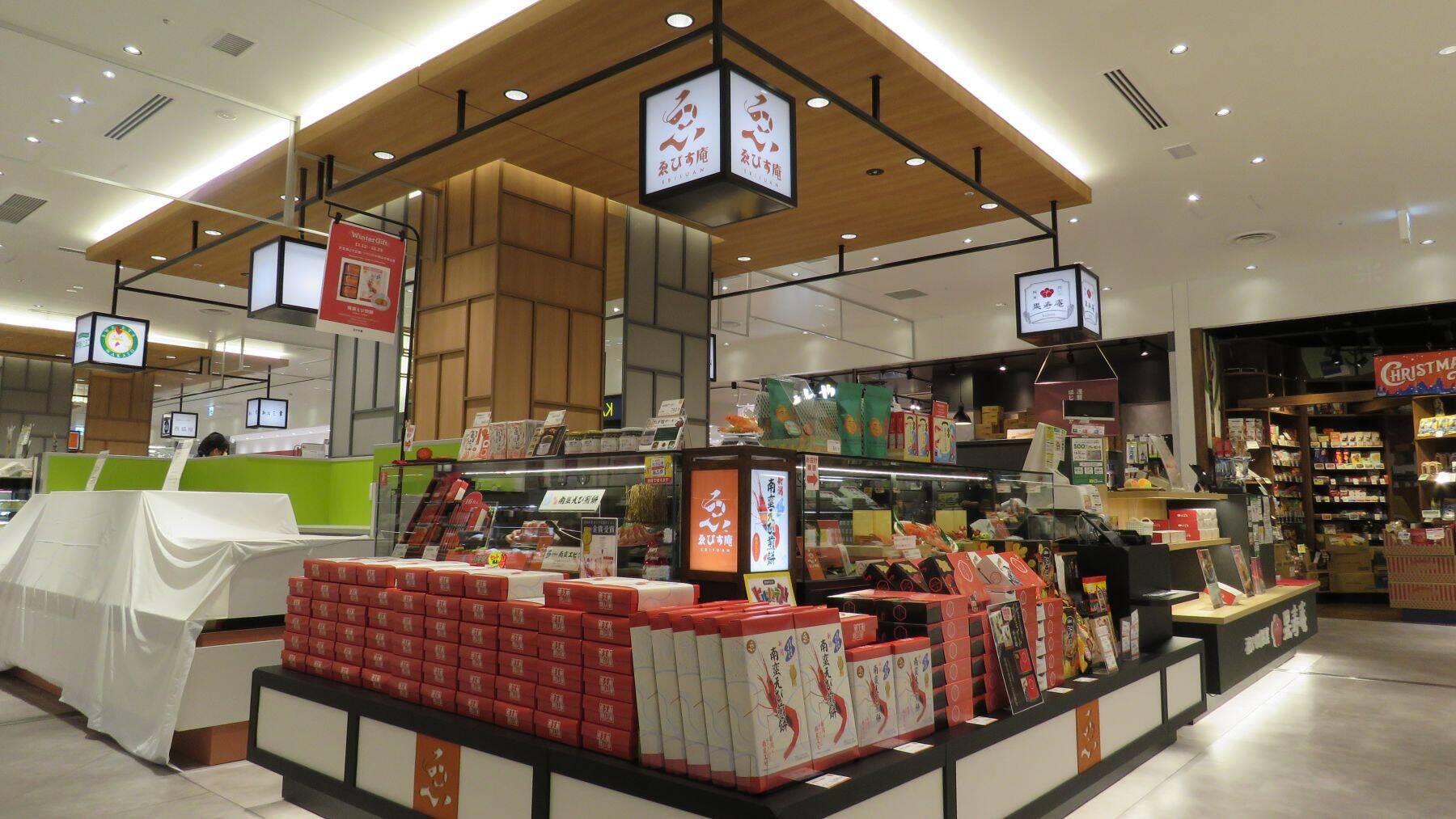 【新潟のお土産】年末年始のお土産どうする？定番土産から店員イチ押し土産まで…新潟駅を取材！人気土産の裏側にも迫る