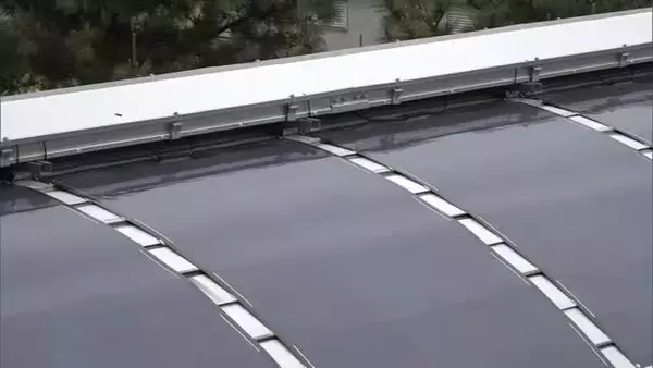 薄くて曲がる“次世代型太陽電池”お披露目！湾曲した屋根などにも設置可能「普及・拡大に期待」新潟
