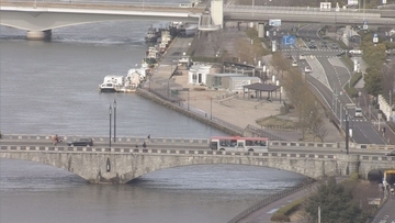 「信濃川に人が落ちた」未明に萬代橋から落下…友人2人と歩いていた栃木県の20代男性が死亡　新潟・中央区