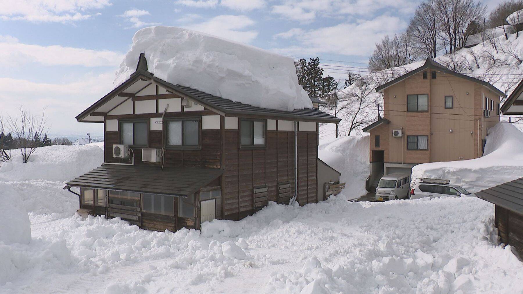 1時間半かかっていた除雪作業が5分に！？住宅の玄関と道路つなぐ“雪トンネル”　新潟・長岡市