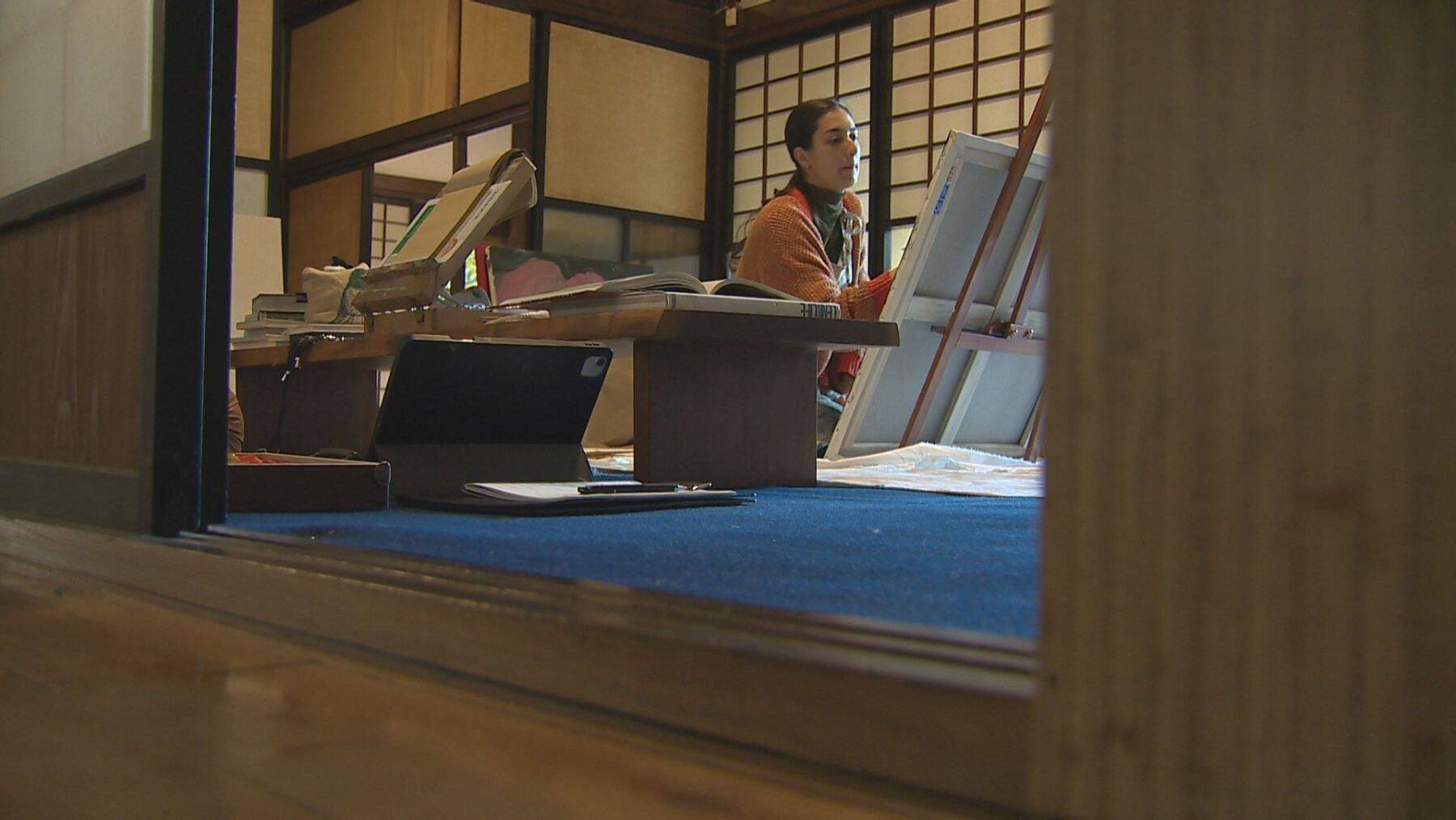 全国を旅してきた女性画家…「影にも目を当てられるようになった」自問自答の中で“過去の痛み”を作品に