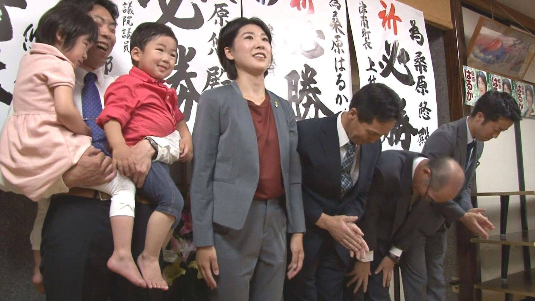 31歳・2児の母で全国最年少町長に…2期8年務めた桑原悠氏が語る地方政治の理想と現実「決めても前に進まない」｜新潟・津南町