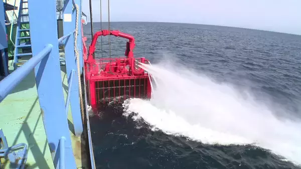 「熊本地震でも支援に向かった大型浚渫船「白山」　“眠らない船”が守る新潟港…24時間運航の舞台裏」の画像