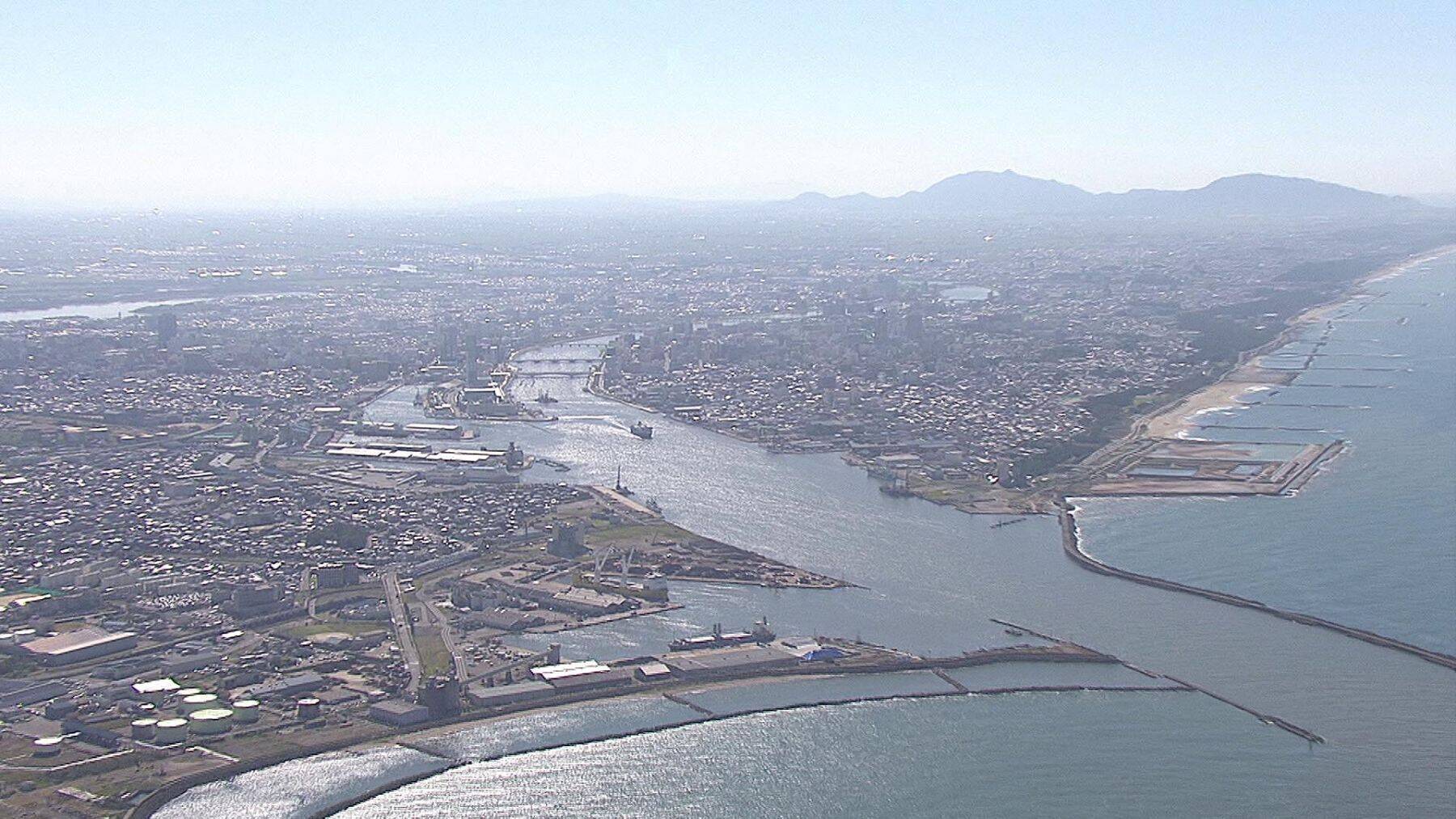 熊本地震でも支援に向かった大型浚渫船「白山」　“眠らない船”が守る新潟港…24時間運航の舞台裏