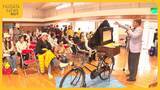「中学生で漫才コンビを結成！元芸人の男性が仕掛ける地域イベントに密着「楽しませることを楽しむ」」の画像1