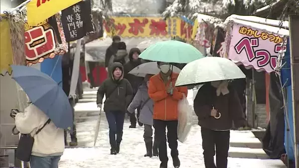 新年迎える準備着々 神社では初詣用のさい銭箱設置やお札などのお焚き上げ「幸福な一年に…」正月は降雪予想　新潟