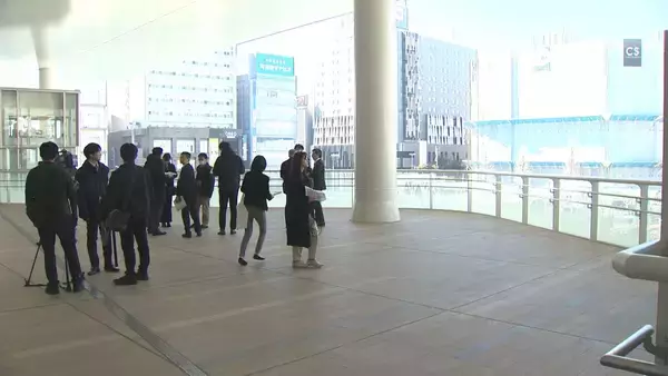 「【新潟駅】万代広場がリニューアル！新潟市長「戸惑うほど前の駅とは全く違う」『多機能トイレ』『ペデストリアンデッキ』の利用始まる」の画像