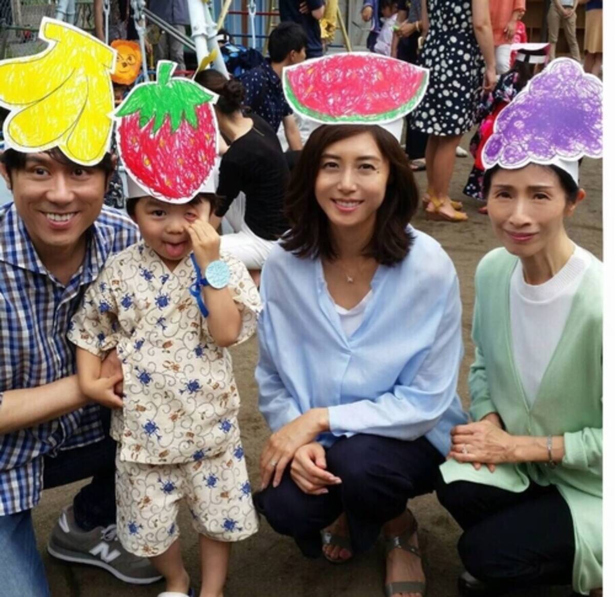 松嶋菜々子が 家族 の集合写真を公開 16年8月10日 エキサイトニュース