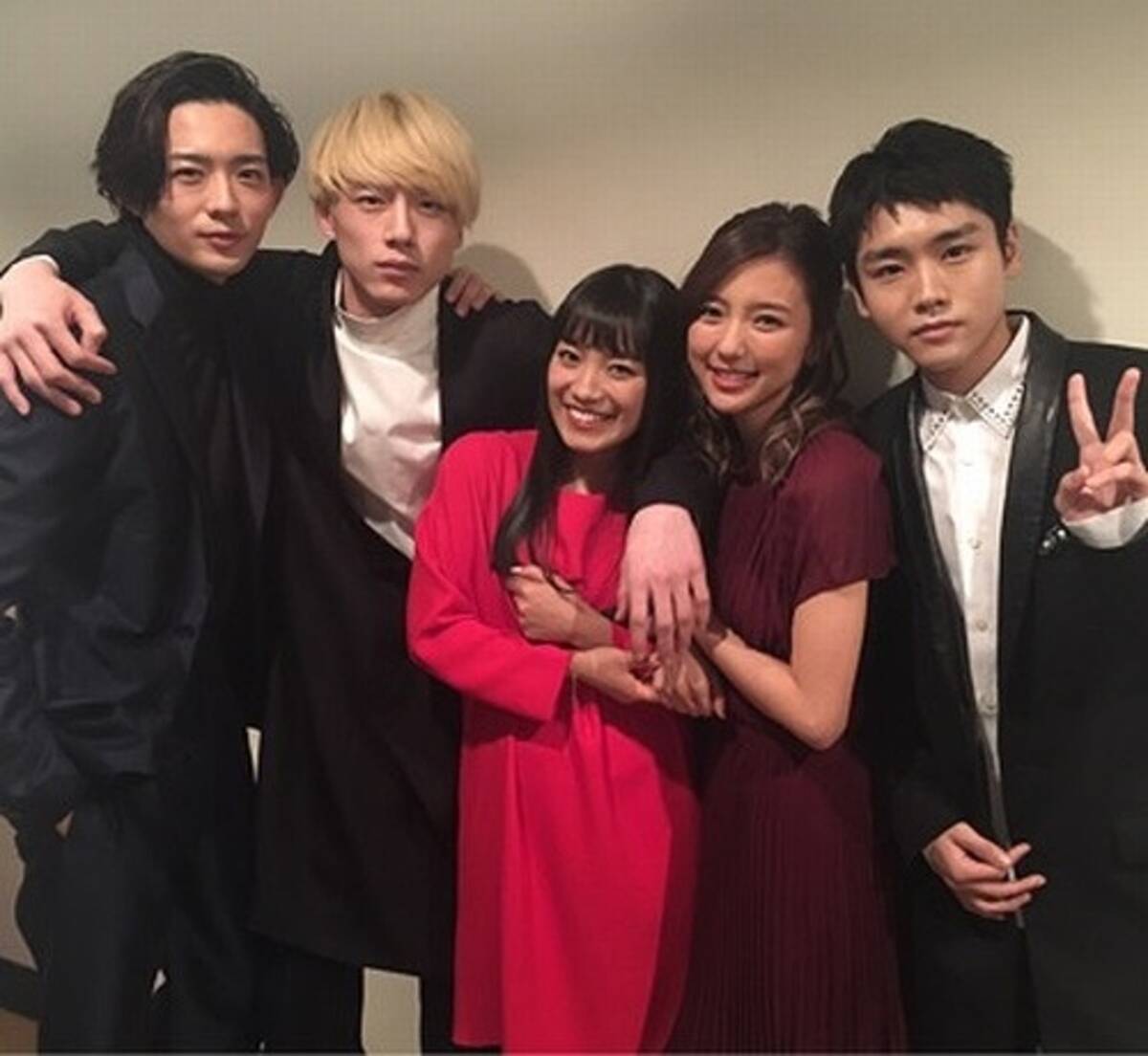 竜星涼 Miwa 坂口健太郎らと仲良しショット 16年12月13日 エキサイトニュース